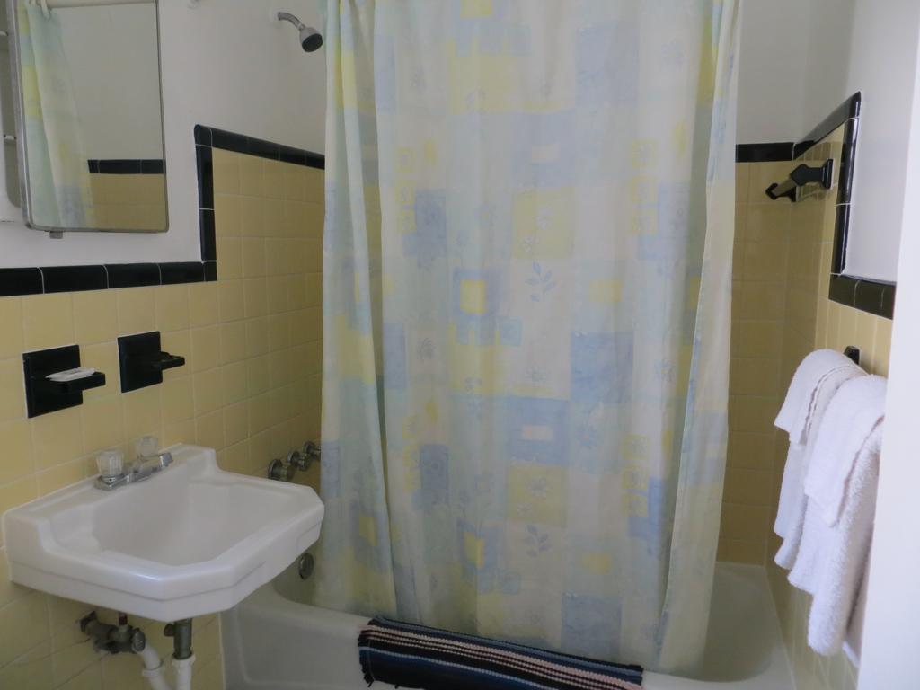 Skyway Motel Daytona Beach Room photo